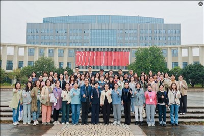 山東出版?zhèn)髅焦煞萦邢薰? /></a>
                                        <h3><a href="http://www.88ccw.cn/News/4/20/NewsDetail_5310_1.html" title="濱州新華文化服務(wù)中心建設(shè)項目全過程咨詢服務(wù)招標公告" target="_blank">濱州新華文化服務(wù)中心建設(shè)項目全過程咨詢服務(wù)招標公告</a></h3>
                                        <p class="newsinfo">
                                            …
                                        </p>
                                    </li>
                                    
                                </ul>
                            </div>
                            <div   id="i0akg8ea0g8"   class="pagelist">
                                <ul><li id="i0akg8ea0g8"    class=